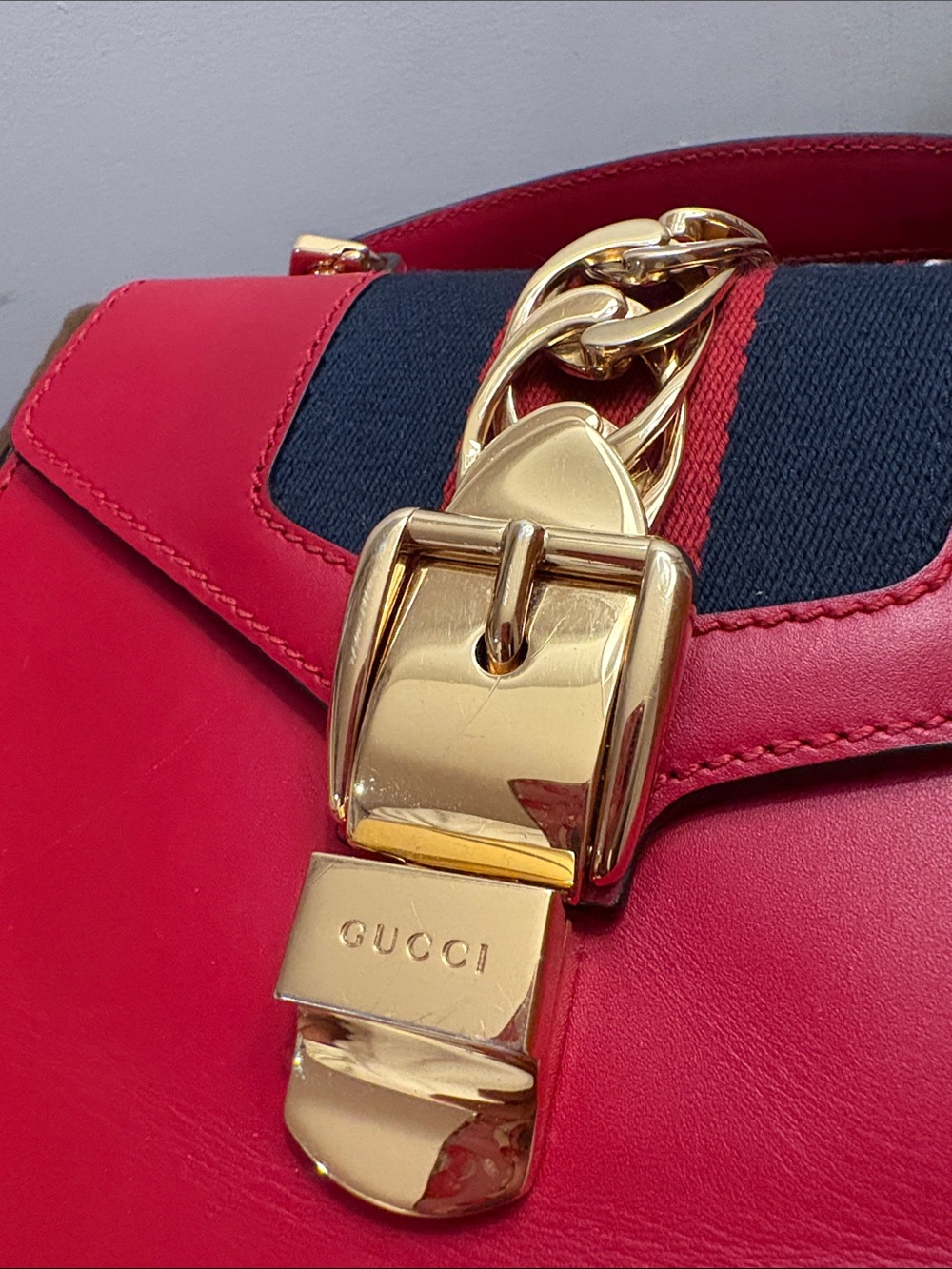 GUCCI Sylvie Mini - Picture 2 of 13
